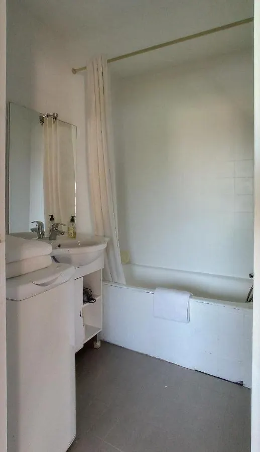 Studio 30M Avec Balcon Et Parking, Casa Lyon Apartment
