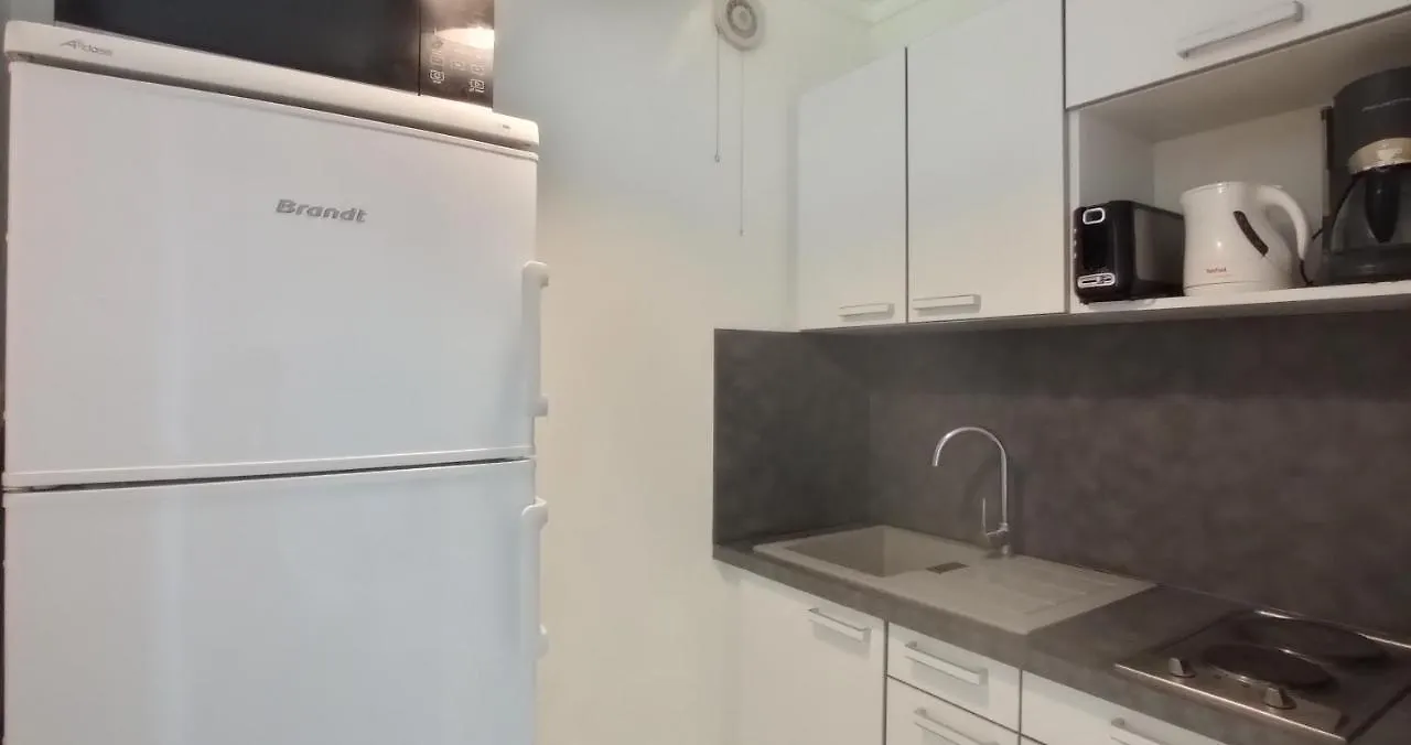 Studio 30M Avec Balcon Et Parking, Casa Lyon Apartment France